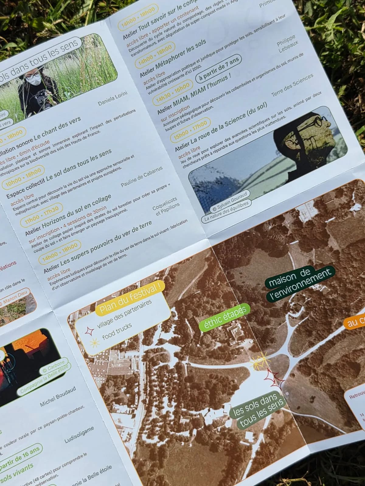 Inside the leaflet: an illustrated map of the festival site and the list of workshops